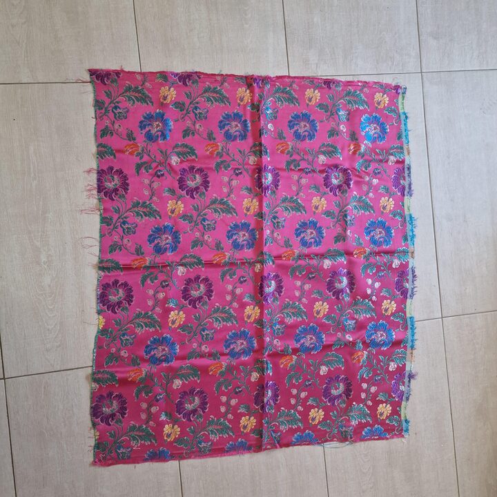Vintage jaren 70 Valenciaanse Jacquard Stof - Zijde en Katoen voor Traditionele Kleding