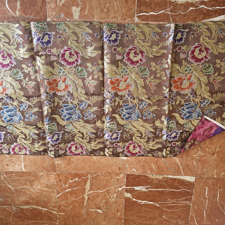 Coupon de Tissu Brocart Fallera de Valence, Damas Vintage a Motif Floral et Fil d Or, Piece de 120 x 65 cm pour Couture et Arti…