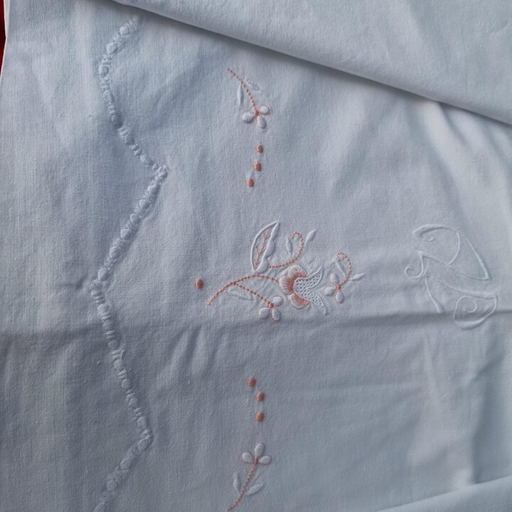 Vintage Cotton Bedding Set, Embroidered Flat Sheet and Bolster Case, Scalloped White Linen 200x240 cm, Floral Monogram, 1970s