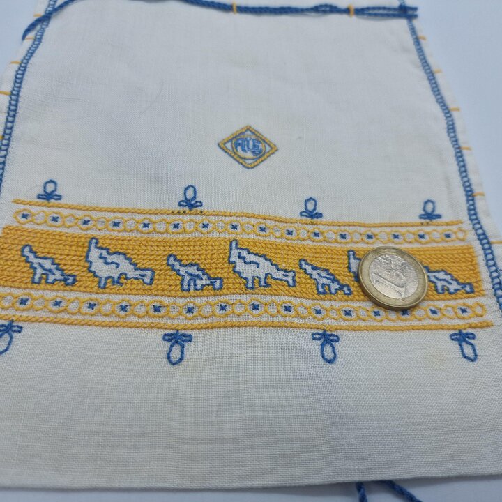 Sack Vintage z Haftem, Lniany Woreczek na Prezent ze Ściągaczem, Ręcznie Haftowany Ściegiem Krzyżykowym Motyw Ludowy