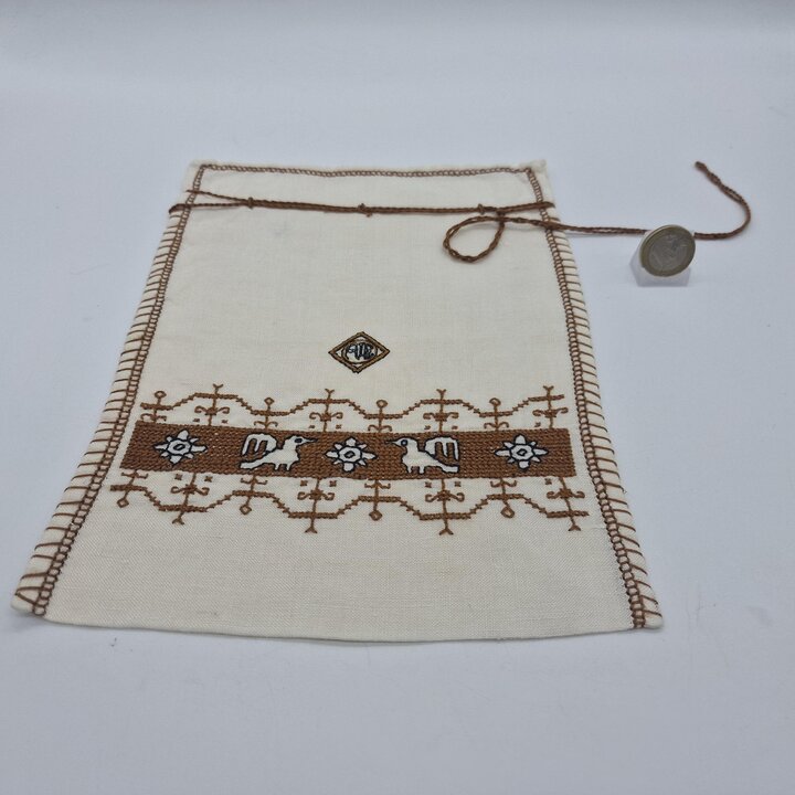 Set di Sacchetto e Custodia in Lino Ricamato Vintage, Borse in Tessuto Fatte a Mano con Monogramma, Set di 2, Anni 1970
