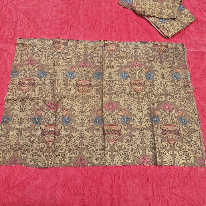 Fragment de Tissu Jacquard Valencien Ancien, Panneau de Brocart de Soie et Coton, Art Textile de Valence