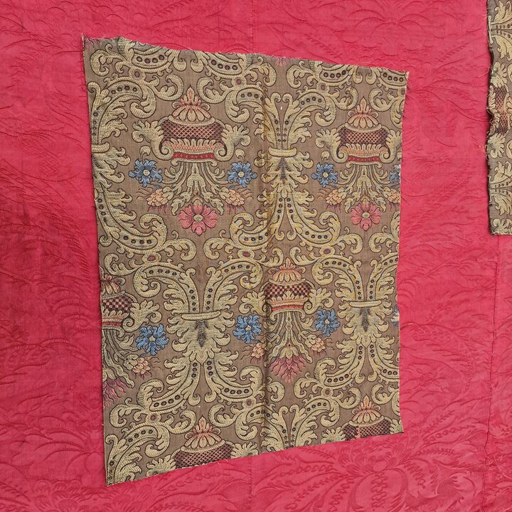 Fragment de Tissu Jacquard Valencien Ancien, Panneau de Brocart de Soie et Coton, Art Textile de Valence