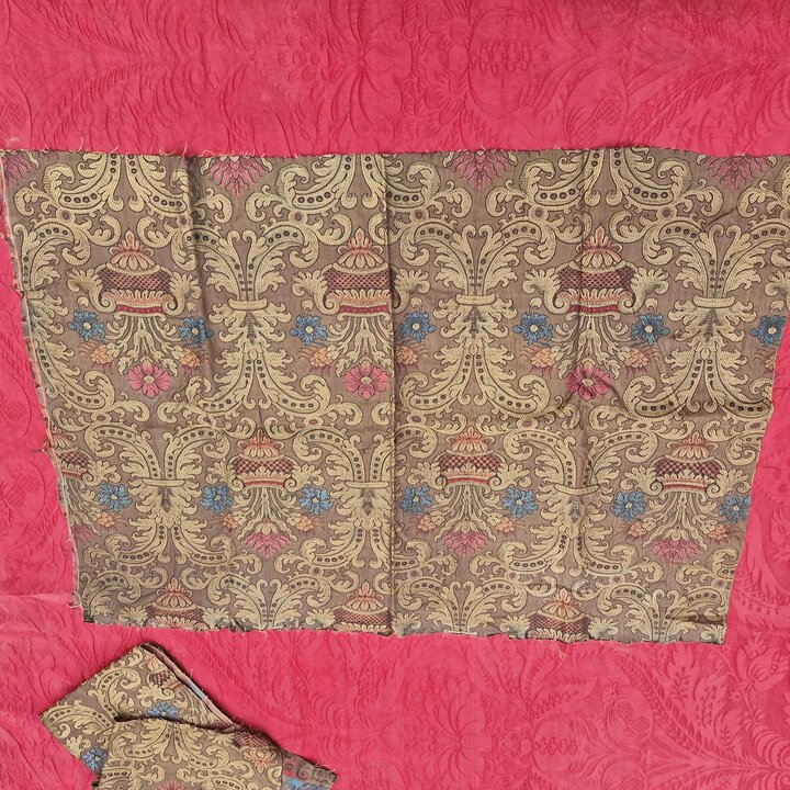 Fragment de Tissu Jacquard Valencien Ancien, Panneau de Brocart de Soie et Coton, Art Textile de Valence