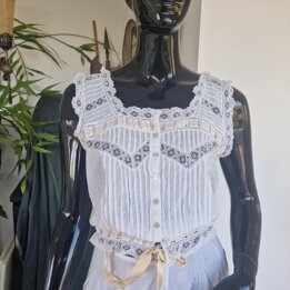 Cubre Corsé Antiguo Camisola Victoriana, Lencería de Algodón Blanco Siglo XIX, Encaje y Monograma C Bordado, Busto 84 cm Cintura