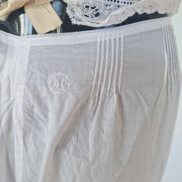 Culotte Pantalon Victorien, Pantalon de Batiste Coton Blanc XIXe, Fente Entrejambe Ouverte avec Monogramme Brode, Taille S Taill