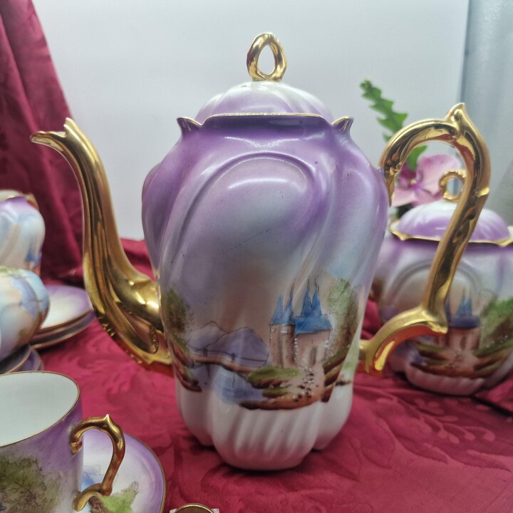 Porcelanowy Serwis do Kawy Albert Pillivuyt Limoges dla Gonzalez Hermanos Alicante, 19 Elementow Fioletowy Recznie Malowany