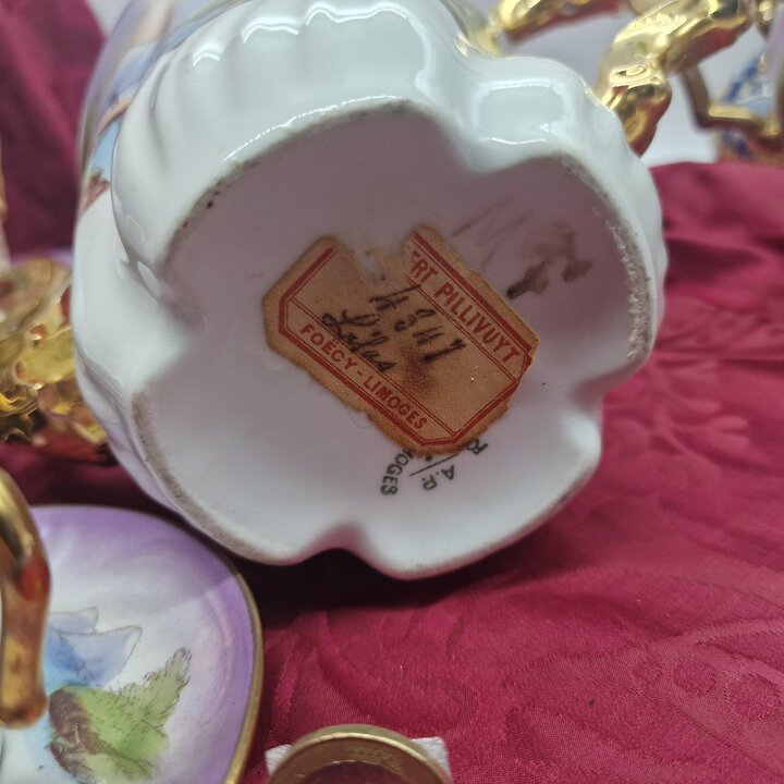 Porcelanowy Serwis do Kawy Albert Pillivuyt Limoges dla Gonzalez Hermanos Alicante, 19 Elementow Fioletowy Recznie Malowany