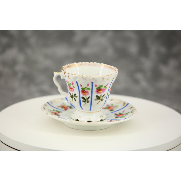 3er Set Porzellan Teetassen mit Untertassen Vieux Paris Stil Handgemalt Rosa Blumen Blaue Streifen Vergoldet Antik Um 1820