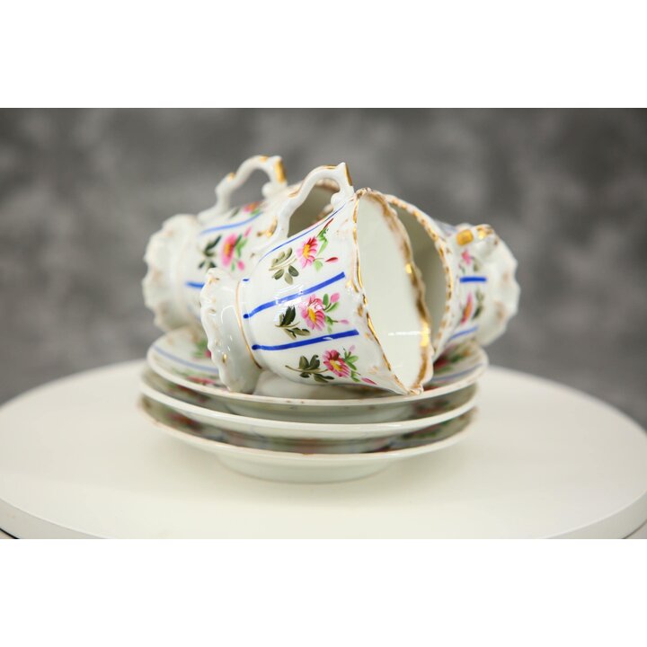 Set di 3 Tazze da Tè con Piattini Porcellana Vieux Paris Dipinto a Mano Fiori Rosa Righe Blu Dettagli in Oro Antico 1820