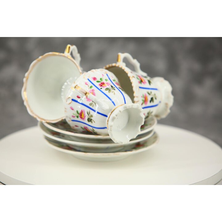 Conjunto de 3 Chávenas de Chá e Pires Porcelana Velha Paris Pintado a Mão Flores Rosas Listras Azuis Dourado Antigo Circa 1820