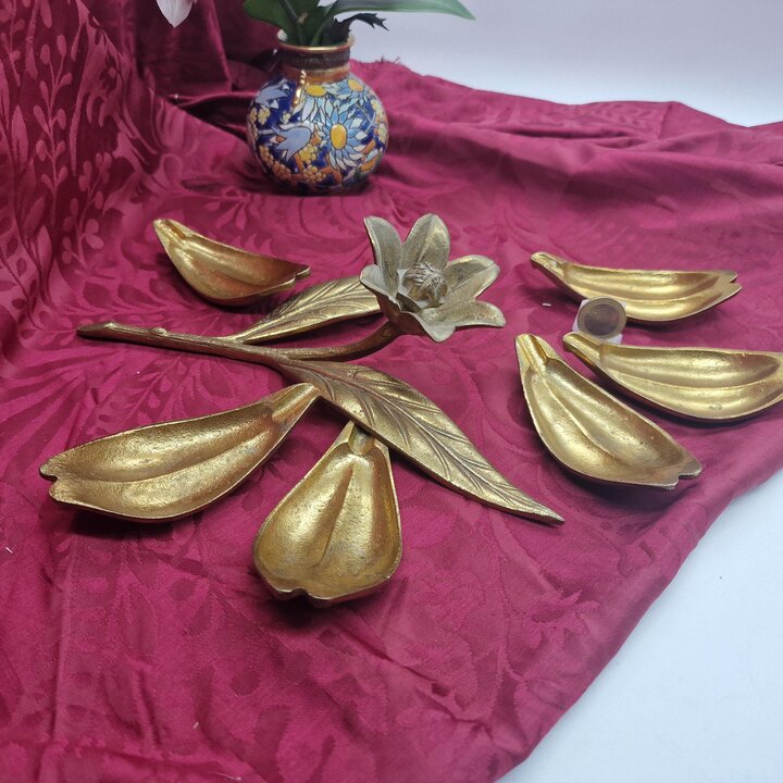 Vintage Brass Lotus Flower Ashtray, Hollywood Regency Decorative Sculpture with 6 Removable Petal Ashtrays, Mid Century Office D