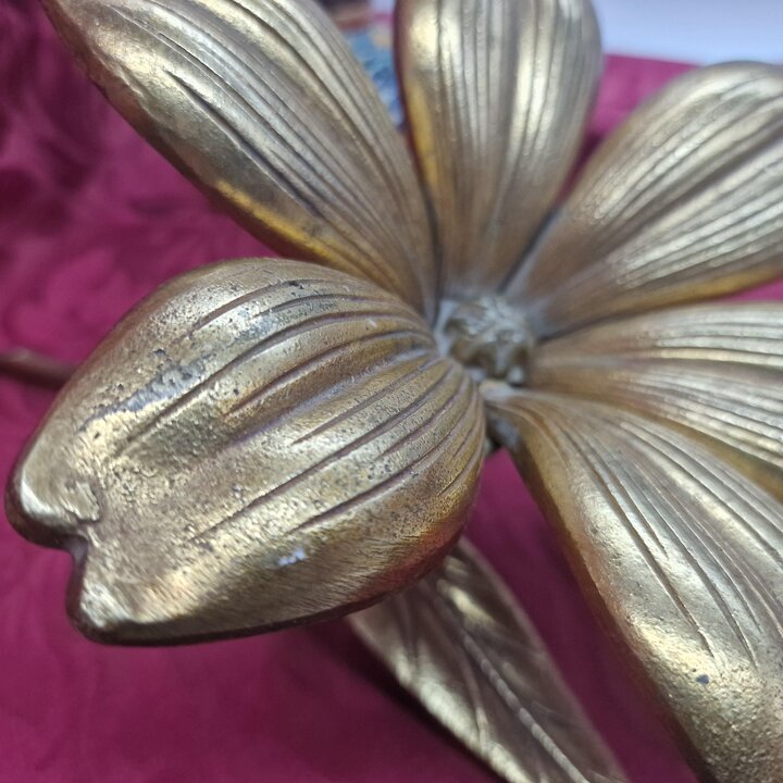 Vintage Messing Lotusblüte Aschenbecher, Hollywood Regency Dekoration mit 6 abnehmbaren Blütenblättern, Mid Century Tischdekor