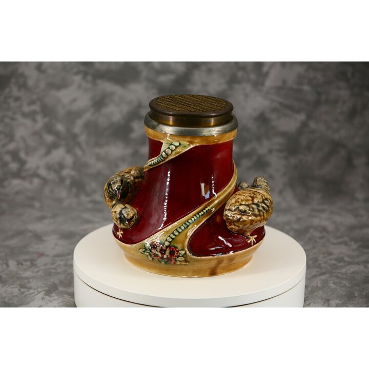Vaso antigo em majólica barbotine, decoração de aves em relevo com grelha metálica para flores, estilo Art Nouvu, cerca de 1900 