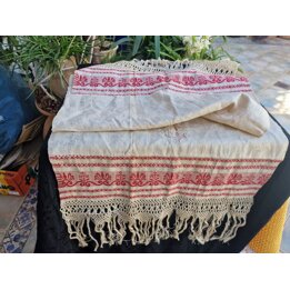 Antikes Leinenhandtuch, Vintage Mitgift Textil, Rotes Jacquard Damast mit Handarbeit Makramee und Quasten, Frühes 20 Jh Spitze, 