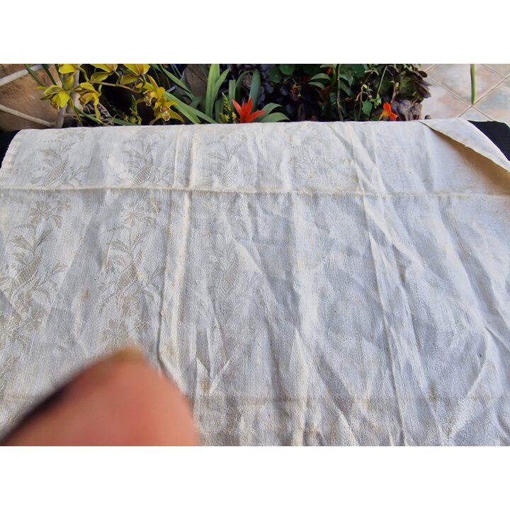 Antikes Leinenhandtuch, Vintage Mitgift Textil, Rotes Jacquard Damast mit Handarbeit Makramee und Quasten, Frühes 20 Jh Spitze, 