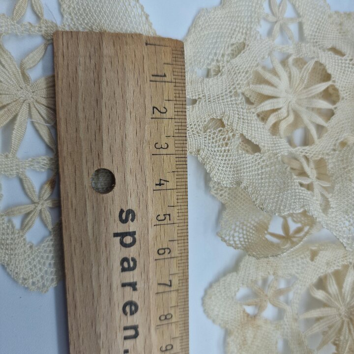 Dentelle aux fuseaux faite main, 5 pièces total 305 cm, coton écru motif floral