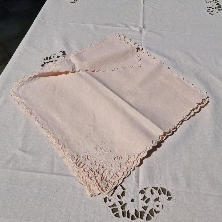 Juego Manteles Lino Rosa - Bordado Richelieu y 24 Servilletas - Ajuar de Novia Vintage Español, Comedor de Mediados de Siglo