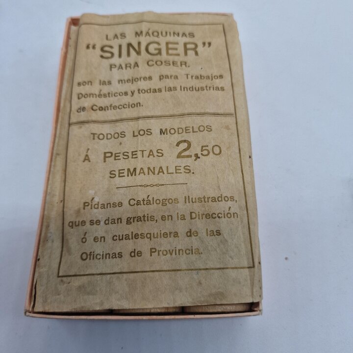 12 Vintage Singer Zijden Garenklossen - Seda Artística Paars - Houten Klossen - Spanje - Originele Doos