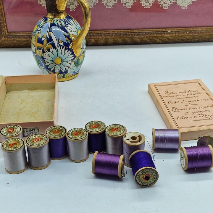 12 Vintage Singer Zijden Garenklossen - Seda Artística Paars - Houten Klossen - Spanje - Originele Doos