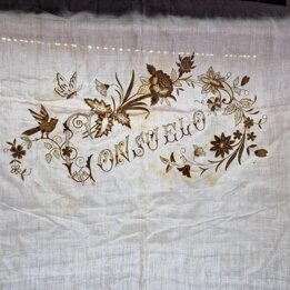 Panel de Lino Bordado Antiguo, Tejido de Ajuar, Tela de Novia, España, Bordado en Blanco a Mano, Nombre Consuelo, Pájaros y Mari