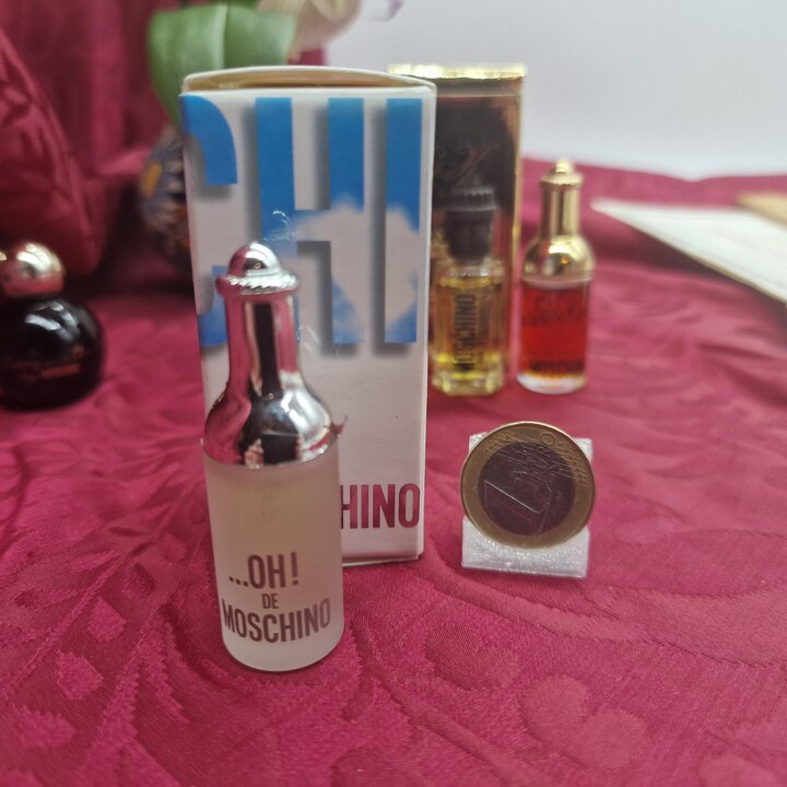 Lot de 4 Miniatures de Parfum Moschino Collection Vintage Eau de Toilette avec Boites Années 80 et 90