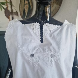 Vintage Handgeborduurd Nachthemd, Katoen Wit Slaapkleed, Mid Century, Schouderknopen Maat L Borst 110cm