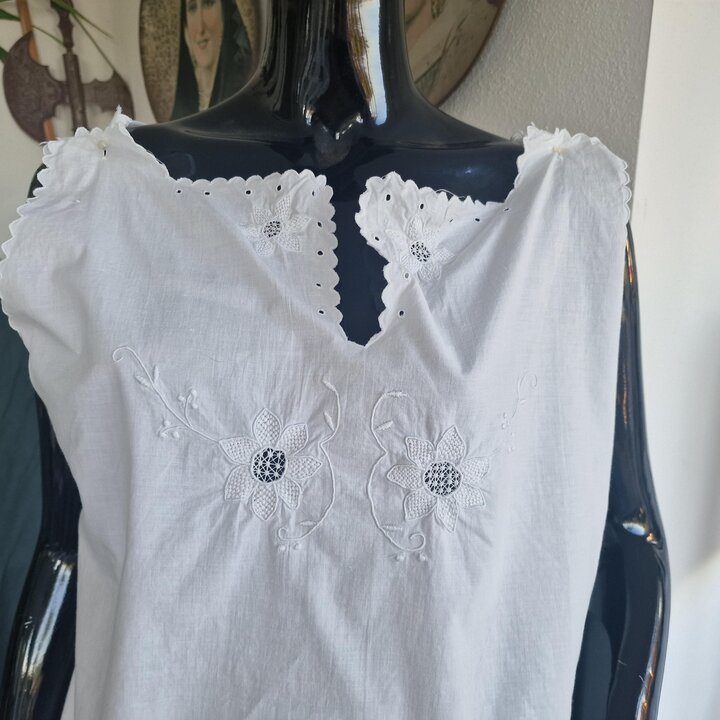 Vintage Hand Embroidered Nightgown, Cotton Chemise de Nuit White Sleepwear Dress, Mid Century, Shoulder Buttons Size L Chest 110