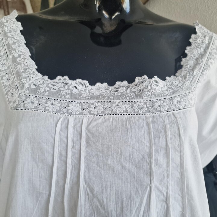Koszula Nocna Vintage z Białej Bawełny, Ręcznie Robiona Antyczna Halka z Koronką, Zapięcie na Ramieniu, Rozmiar L XL