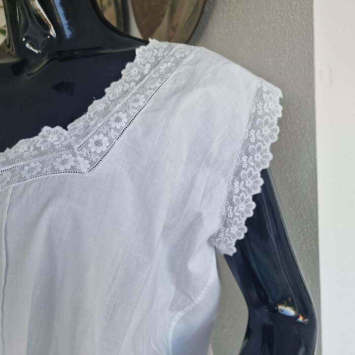 Vintage White Cotton Nightgown Nightdress, Antique Handmade Chemise Lingerie with Floral Lace, Shoulder Button Closure, Size L X
