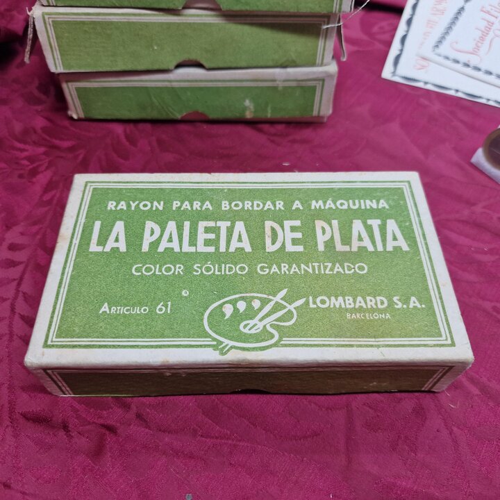 Винтажные нитки вискоза Lombard Barcelona La Paleta de Plata, Набор 10 деревянных катушек, Испания Середина 20 века
