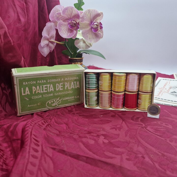 Linha de Rayon Vintage, Lombard Barcelona La Paleta de Plata, Caixa com 10 Carretéis de Madeira, Armarinho Antigo Espanha