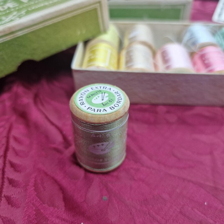 Vintage Rayon Thread, Lombard Barcelona La Paleta de Plata, Box of 10 Wooden Spools, Mid Century Spanish Haberdashery New Old St