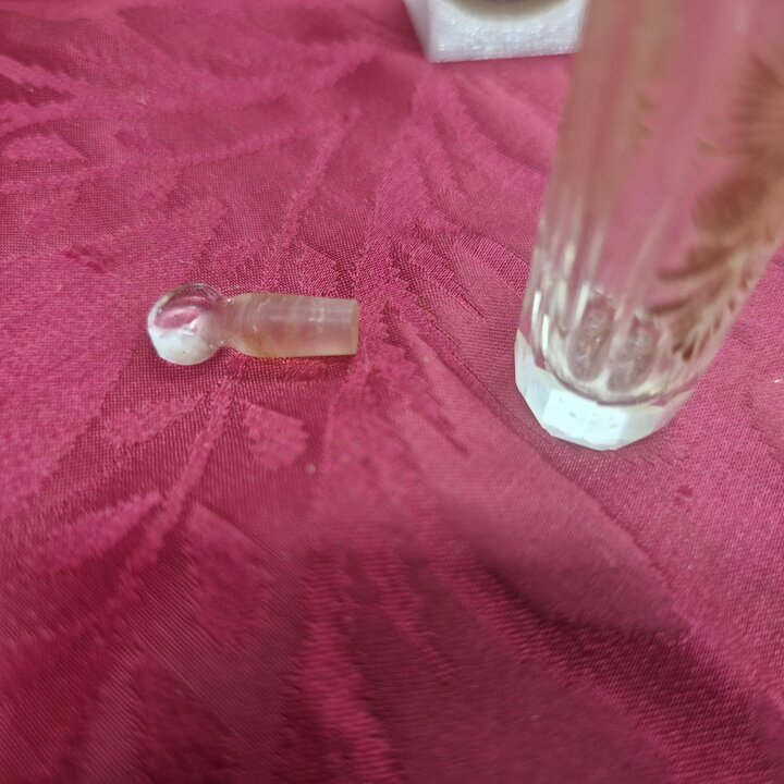 Frasco de Perfume Lagrimero Victoriano, Botella de Vidrio Dorado con Estuche de Papel Jaspeado, Siglo XIX, Cuello Astillado