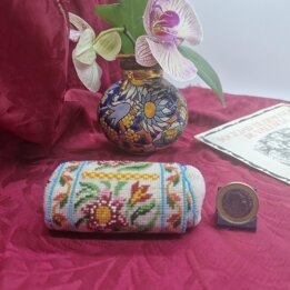 Étui en perles Biedermeier ancien, nécessaire de couture à micro-perles, étui de toilette avec initiales, broderie florale, vers