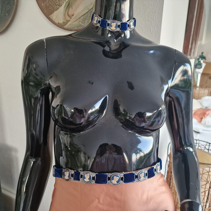 Conjunto de Cinturon y Gargantilla de Terciopelo con Camafeos Vintage, Gargantilla y Cinturon de Terciopelo Azul Estilo Victoria