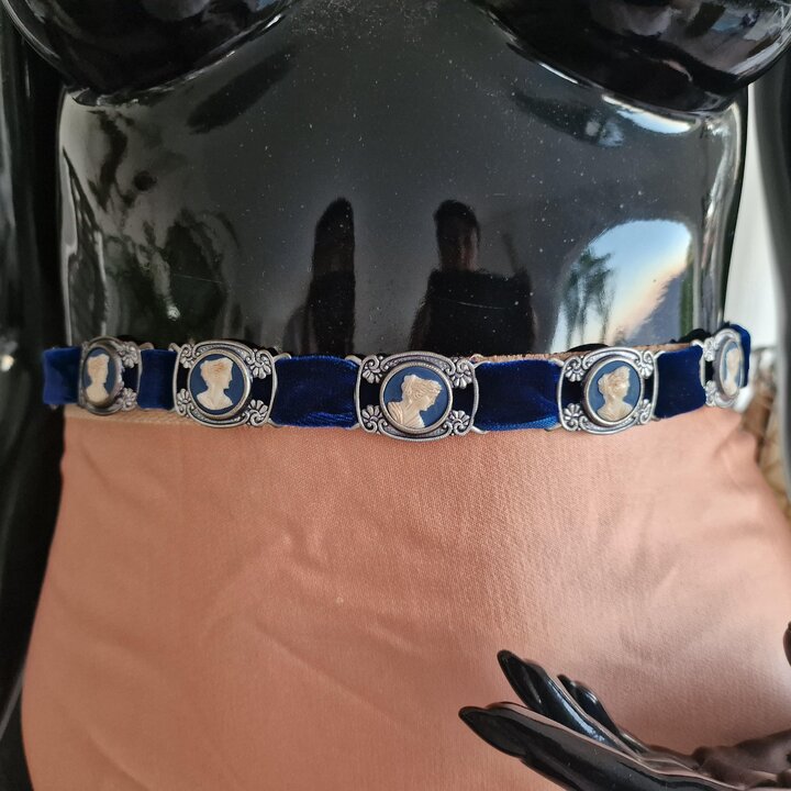 Set Vintage Cintura e Choker in Velluto con Cammei, Collarino e Cintura in Velluto Blu Stile Vittoriano con 10 Fibbie Argentate,