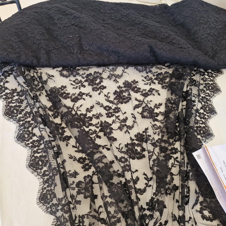 Renda Chantilly Francesa Solstiss Preta Floral por Metro Largura 90 cm Algodao Vintage Alta Costura Tecido Costura