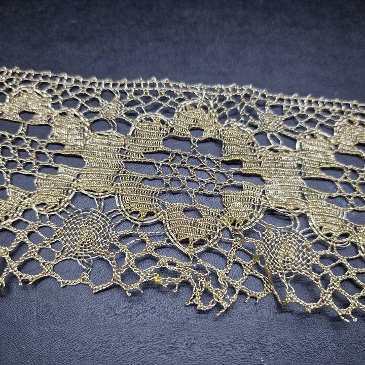 Conjunto de Renda Metálica Dourada Vintage - Meados do Século XX - 2.4 Metros - 8cm Largura