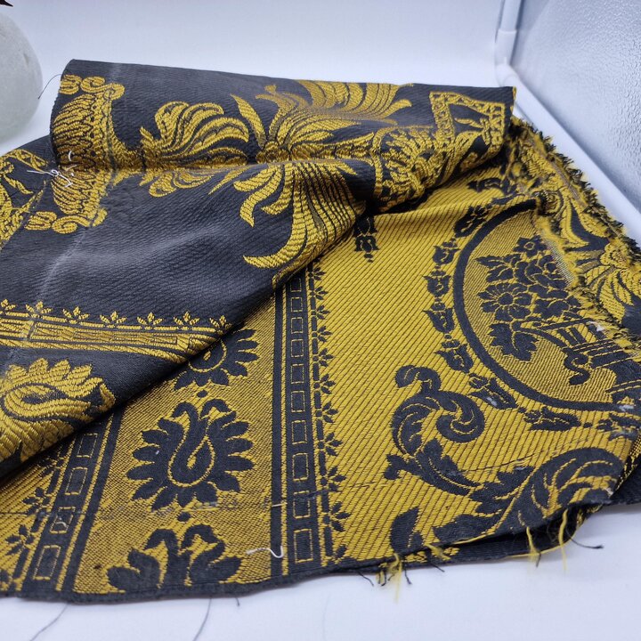 Fragmento de Tecido Antigo de Valência Seda e Algodão, Início do Século XX para Estofamento, 130 x 80 cm