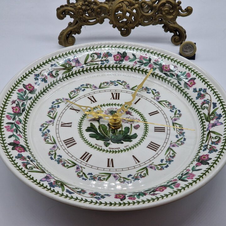 ポートメリオン 陶器製 壁掛け時計 - ボタニックガーデン デイジー 雛菊 Bellis Perennis、1970年代 イギリス製 ヴィンテージ食器、動作確認済、27cm