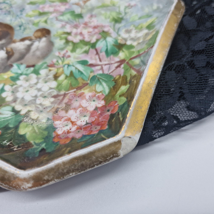 Assiette décorative en porcelaine de Limoges - XIXe siècle