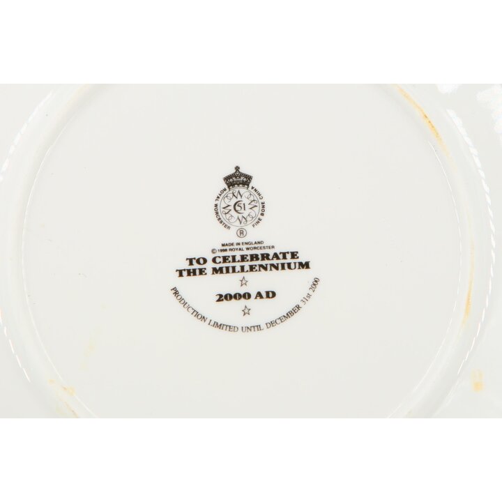Talerz Pamiątkowy Royal Worcester Millennium 2000 AD Bone China