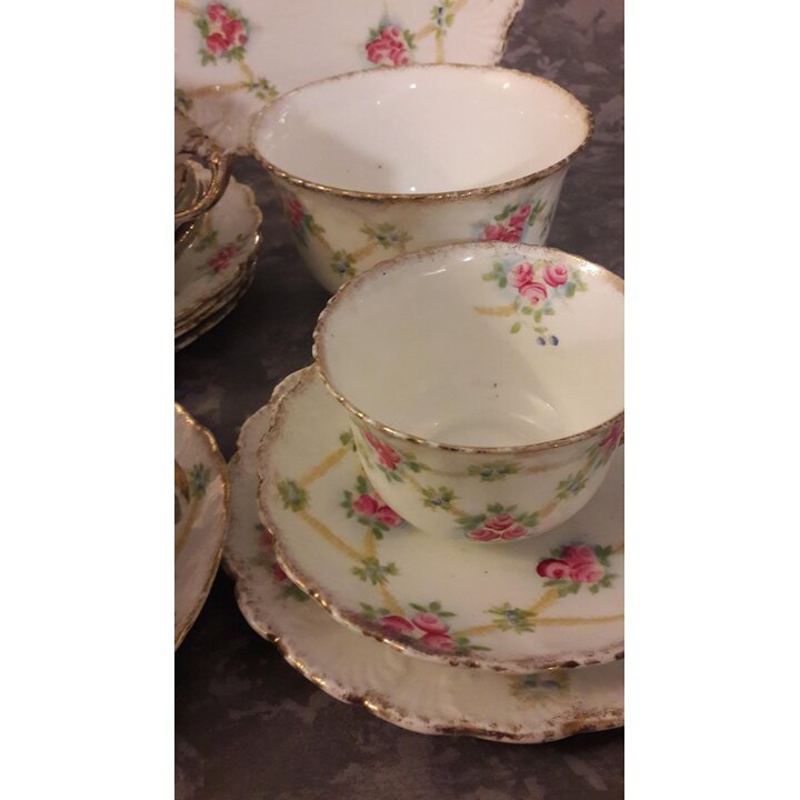 Serviço de chá de porcelana Royal Stafford Inglaterra, padrão de rosas e treliça Pattern 1616, conjunto 22 peças, c. 1930