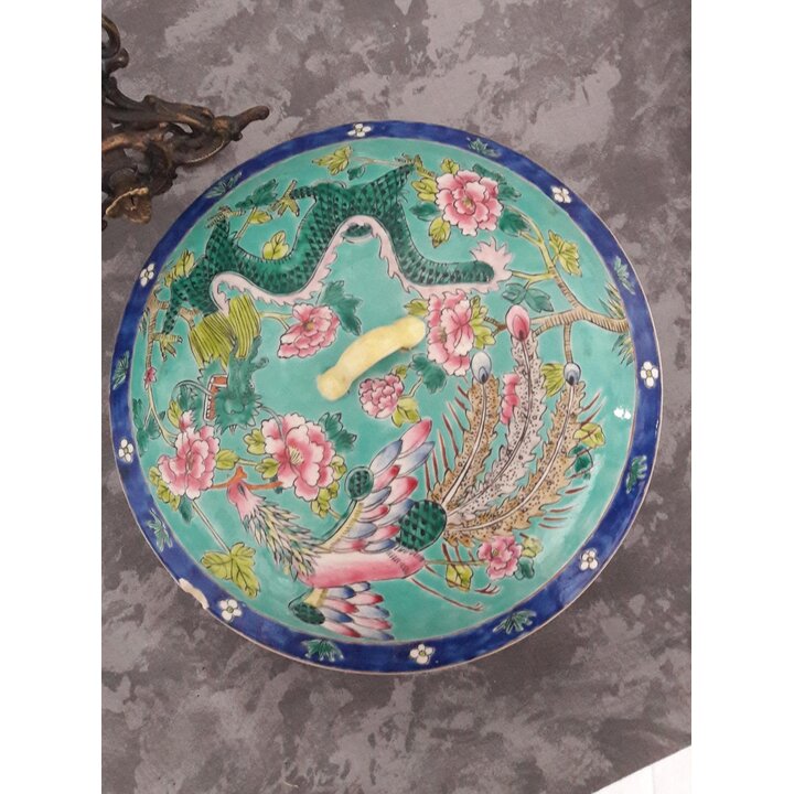 Caixa com tampa de porcelana chinesa, Famille Rose dragão e fênix em fundo turquesa, Selo Tongzhi, Final da dinastia Qing