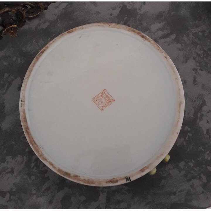 Caixa com tampa de porcelana chinesa, Famille Rose dragão e fênix em fundo turquesa, Selo Tongzhi, Final da dinastia Qing