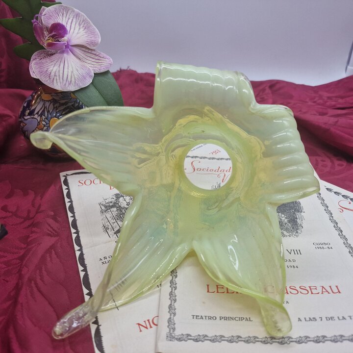 Art Deco Uran Glas Lampenschirm Tulpe, Vaselineglas Leuchtenschirm, Blumenform, 55mm Kragen