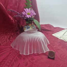 Paralume in Vetro all Uranio Satinato Bianco, Tulipa Ondulata Art Nouveau, Vetro di Ricambio per Lampada da Tavolo o Applique da