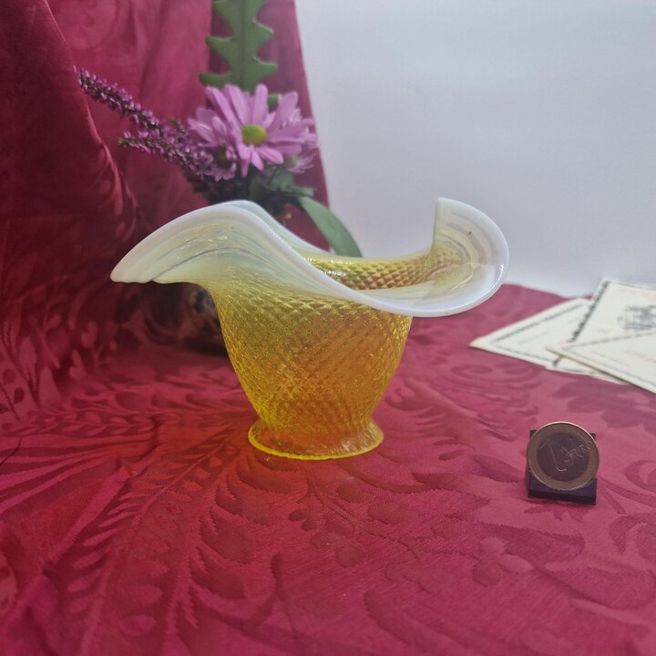 Cupula de Vidro Art Deco Abajur Globo de Reposicao Amarelo Selenio Cadmio Vidrio Opalino Ondulado para Lustre Pendente Mesa Pare