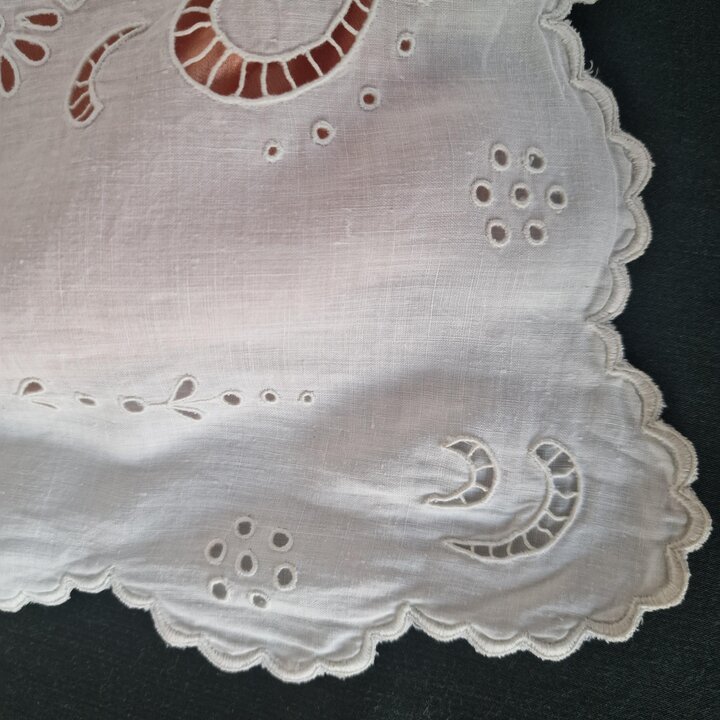 Antiker Nachthemdbeutel, Vintage Beutel aus Aussteuer Batist, Handgestickt Buenas Noches, Richelieu Stickerei, um 1900, 40x45 cm